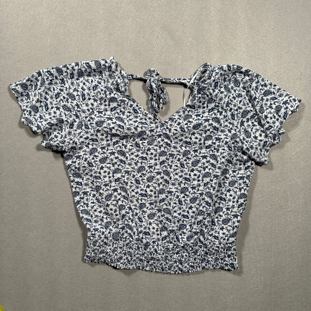 Paper Crane Smocked Floral Blouse Womens S Blue White Cottagecore Tie Neck Top‎